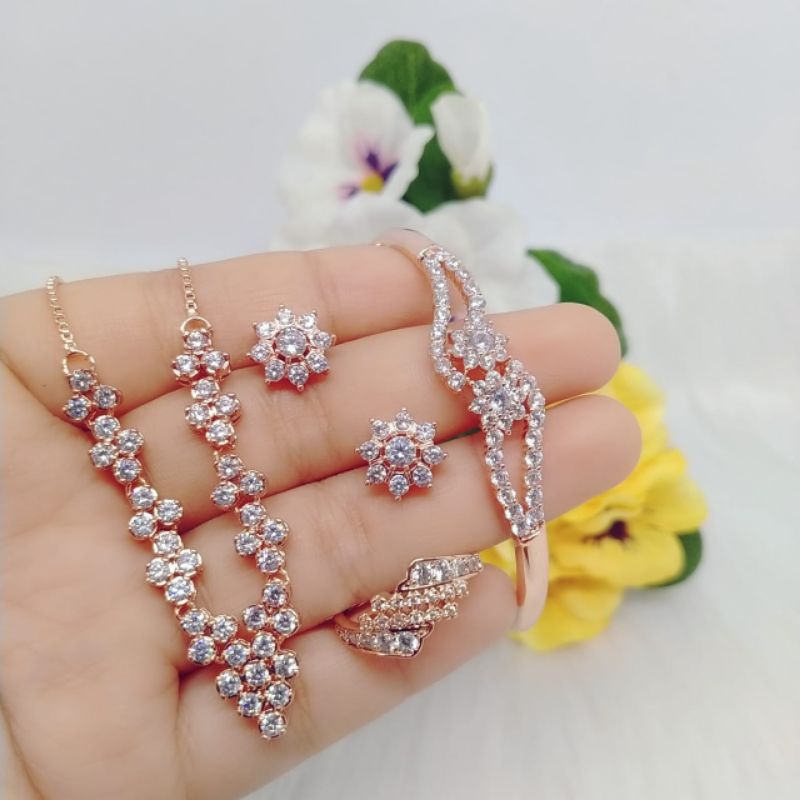 Set replika berlian (kalung+gelang+anting+cincin). Free Box