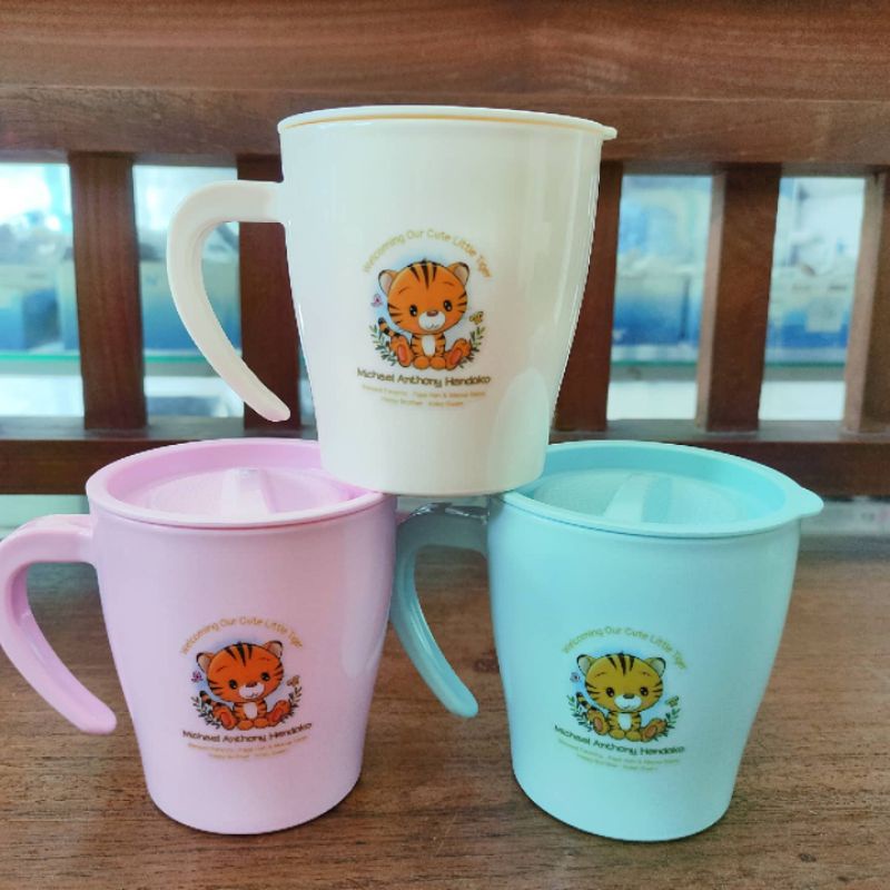 

Souvenir Mug Hoya