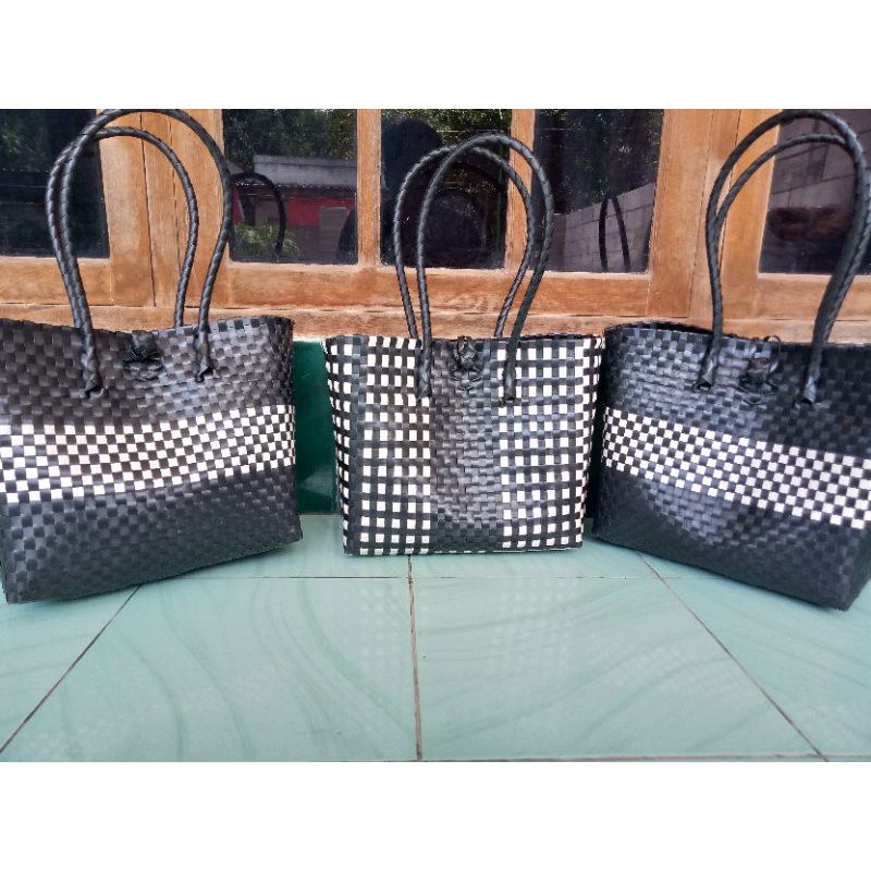 Tas Anyaman Plastik Motif