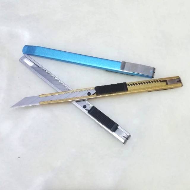 

Profesional Cutter 30 Derajat / Pisau Hobby Presisi Lancip