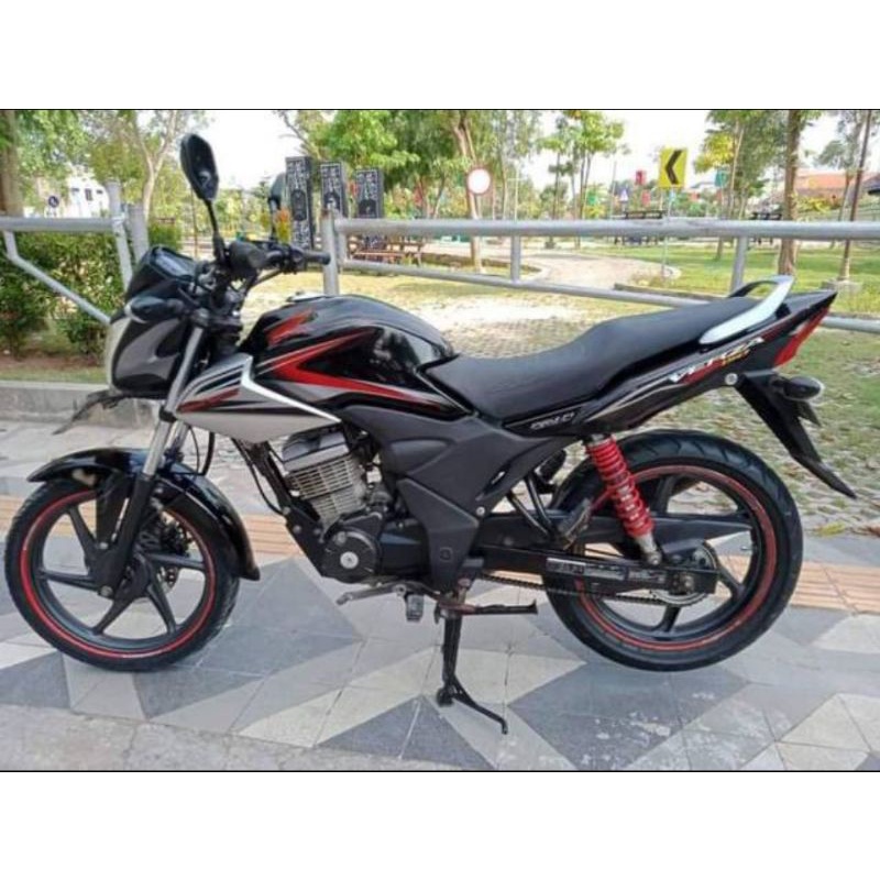 LIST BODY VERZA STRIPING VERZA 2013 HITAM STIKER BODY VERZA STRIP VERZA HITAM