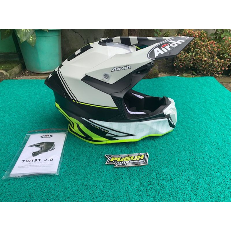 Helm Airoh Twist 2.0 original yellow matt tech 2021