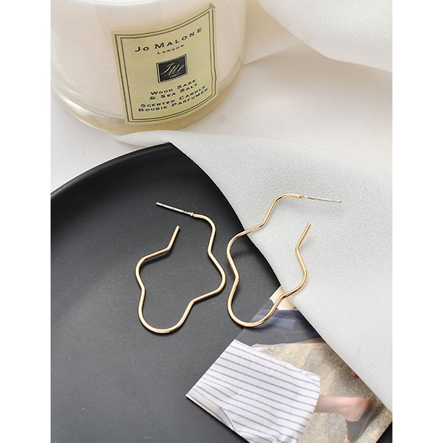 LRC Anting Tusuk Fashion Golden Geometric Irregular Earrings D77309