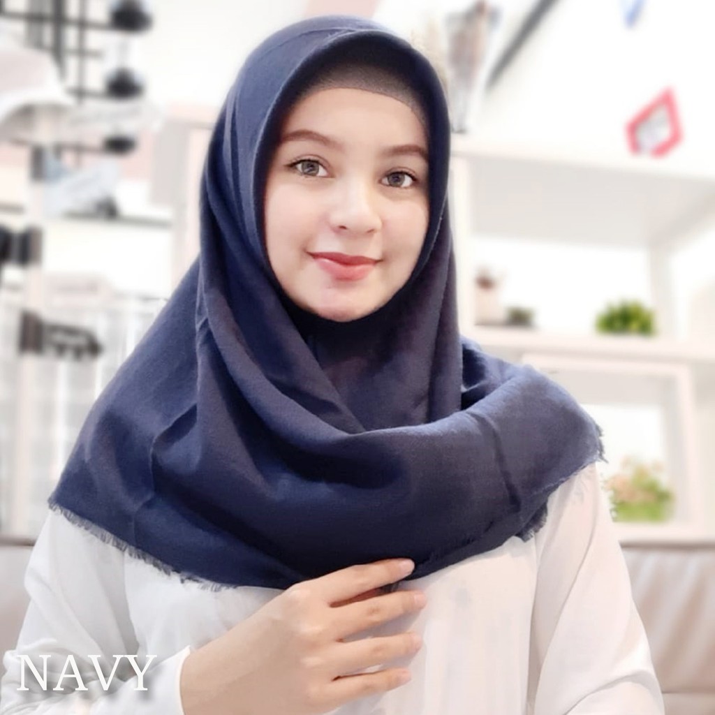 KERUDUNG VOAL + SQUARE FIOLLA NAVY + HIJAB SEGIEMPAT + HIJAB