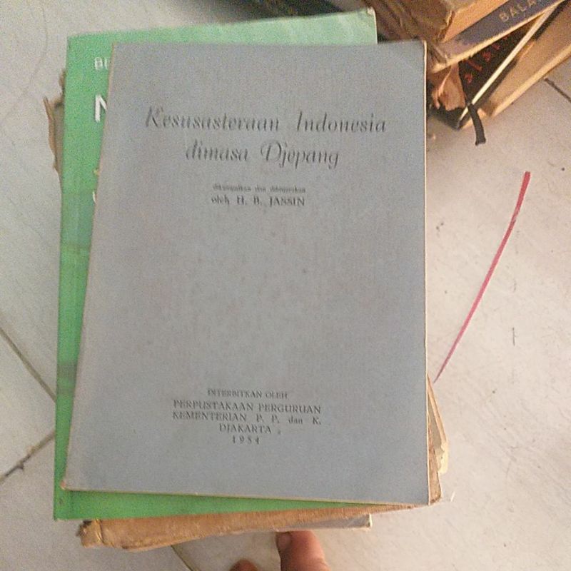 buku kesusasteraan indonesia di masa jepang