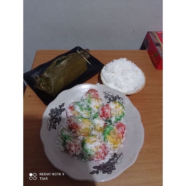 

kue kacamata model lontong