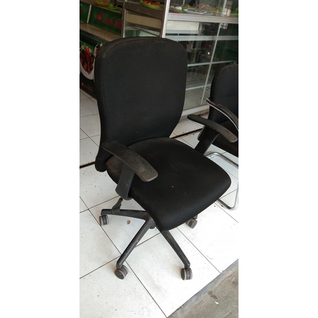 Kursi Putar Kantor Direktur