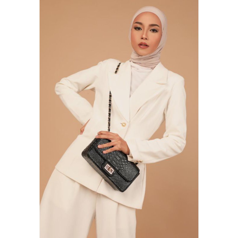 (booked kak mita) kyra bag mini black dan nude by Local id