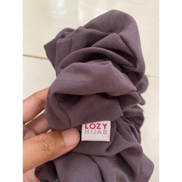 preloved scrunchie lozy hijab