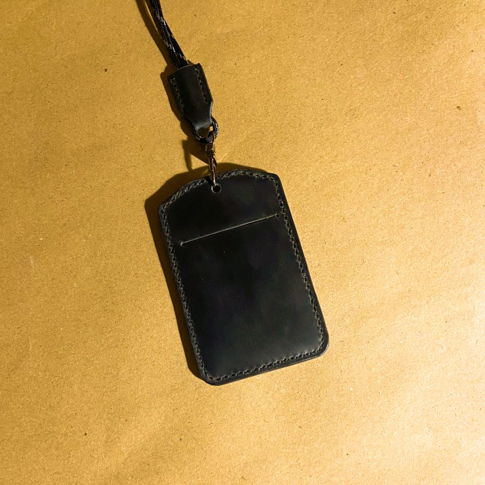 

Spesial Lipet Leather Id Card Holder / Name Tag - Mono Black Diskon