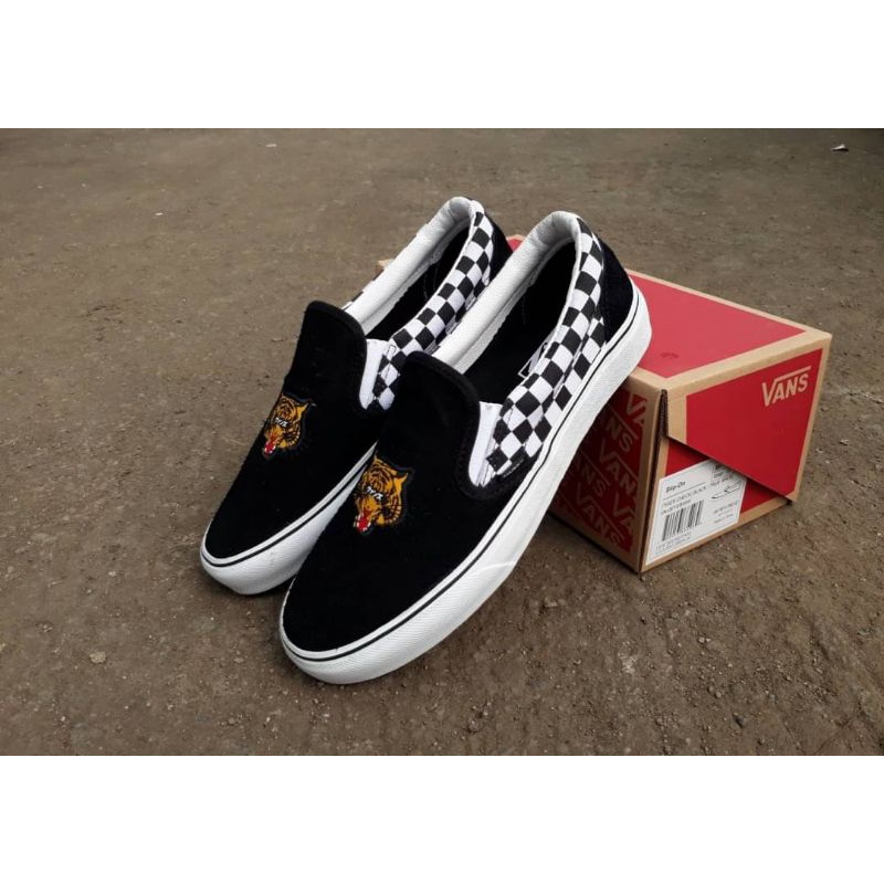 VANS SLIP_ON TIGER CHECK BLACK TRUE WHITES IMPORT WAFFLE DT MADE IN CHINA