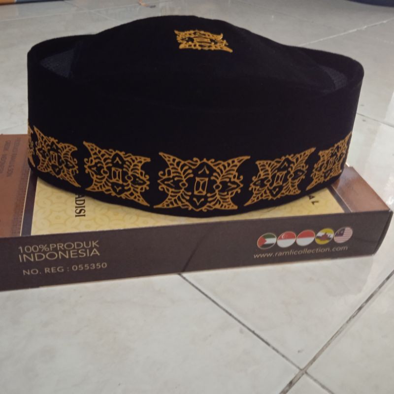 *Peci Kopyah Kopeah Kopiah Songkok Hitam Susun AC Motif Lukis Pintu Aceh Emas