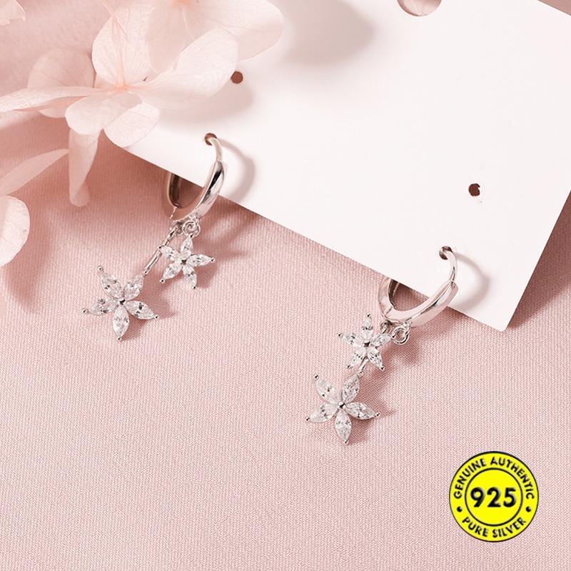 Anting Klip Desain Bunga Aksen Berlian Bahan S925 Silver Gaya Korea Untuk Wanita