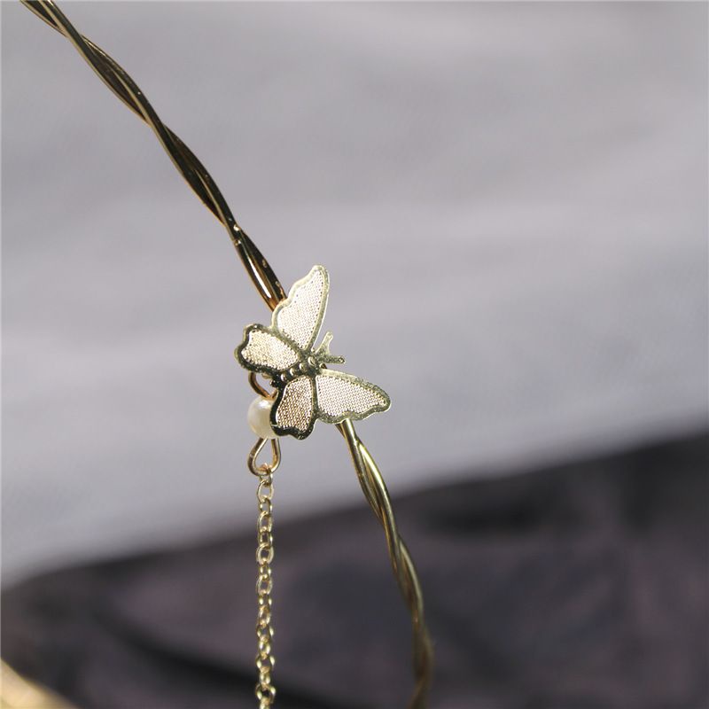 Butterfly Pendant Choker Necklaces Crystal Waterdrop Pendant Twist Clavicle Necklaces
