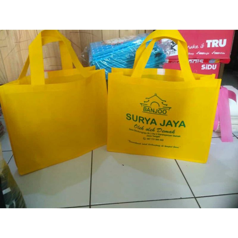 

TAS SOUVENIR PROMOSI TOKO/TAS SOUVENIR ULTAH/TAS SOUVENIR BERKAT