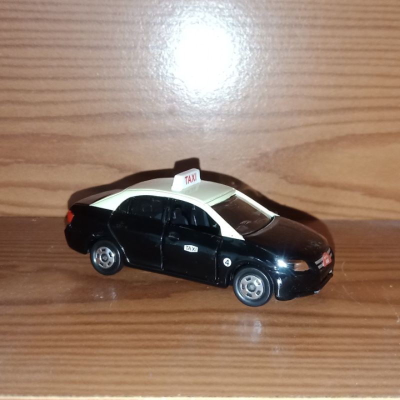 Tomica No.27 Toyota Corolla Axio (Loose)