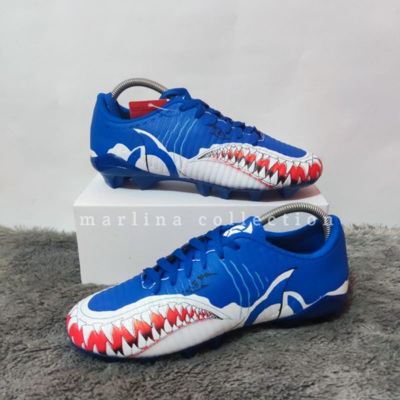 Sepatu Bola Ortus Catalys Terbaru/Sepatu Bola Motif Hiu Terbaru