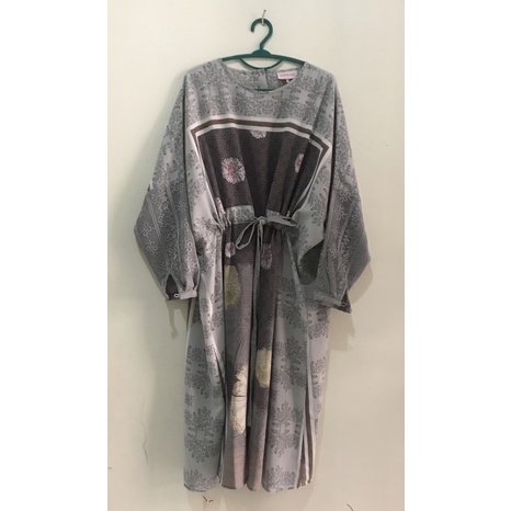 Rusellia tunik by Ria Miranda