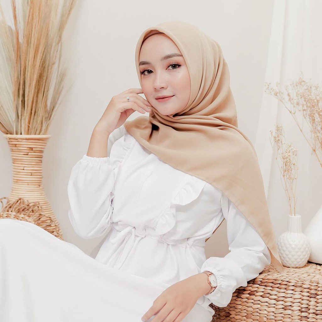 HARGA TERMURAH JILBAB BELLA SQUARE SEGI EMPAT / HIJAB BELLA SQUARE TERBARU WARNA BEIGE