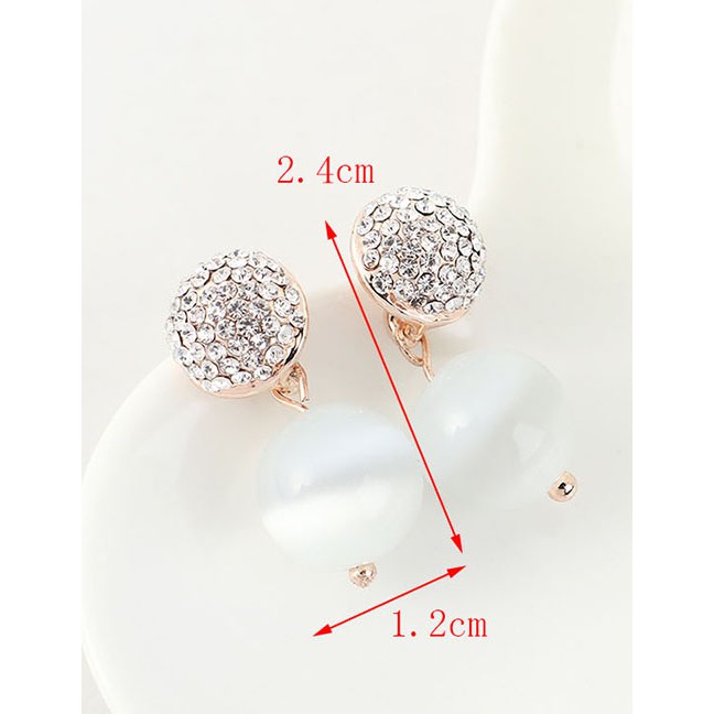 LRC Anting Tusuk Fashion White Pearl Ball Stud Earrings Y63752