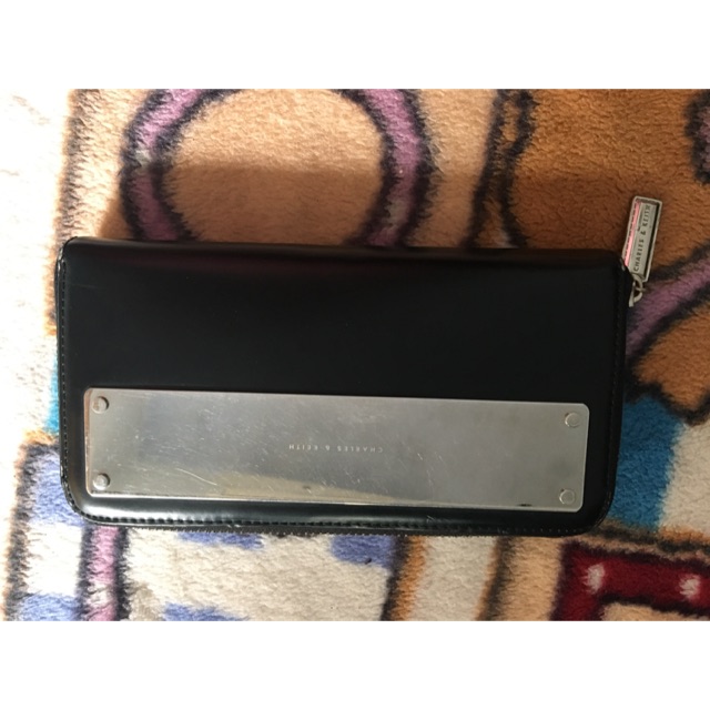 Dompet Charles and Keith