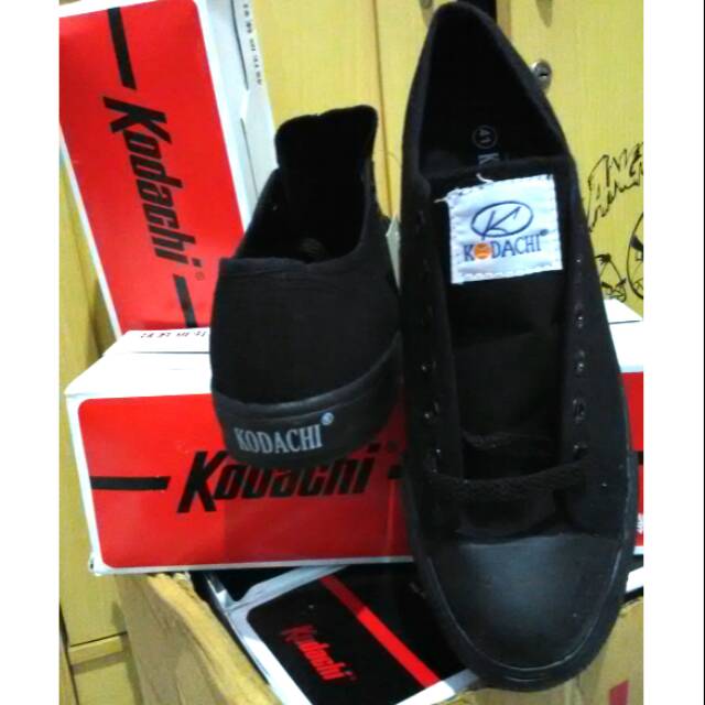 Sepatu Kodachi - Hitam Polos