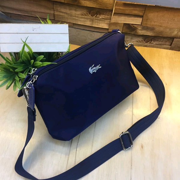 35+ Ide Tas Selempang Wanita Lacoste