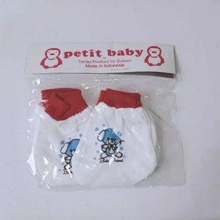 SARUNG TANGAN BAYI  DAN KAOS  KAKI  BAYI  MERK PETIT BABY 