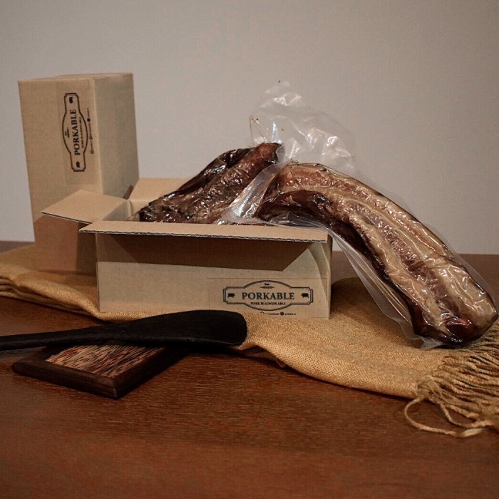 

Daging Asap - Daging Babi Asap / Smoke Pork 500 Gram