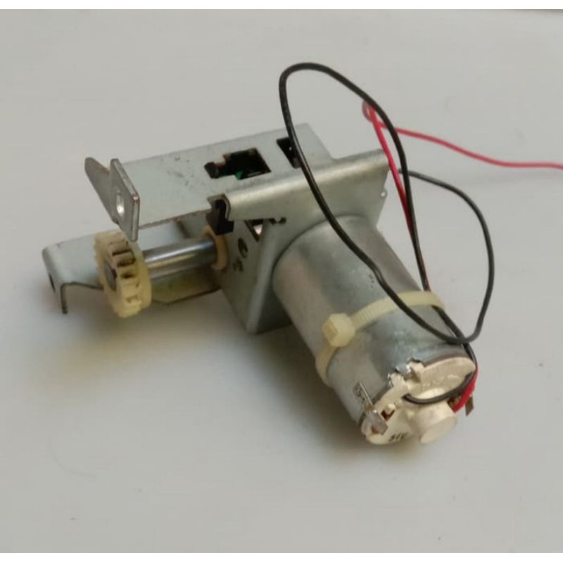 KR 12 SPUR WORM GEARBOX DC MOTOR 12.6V 0.6AMP