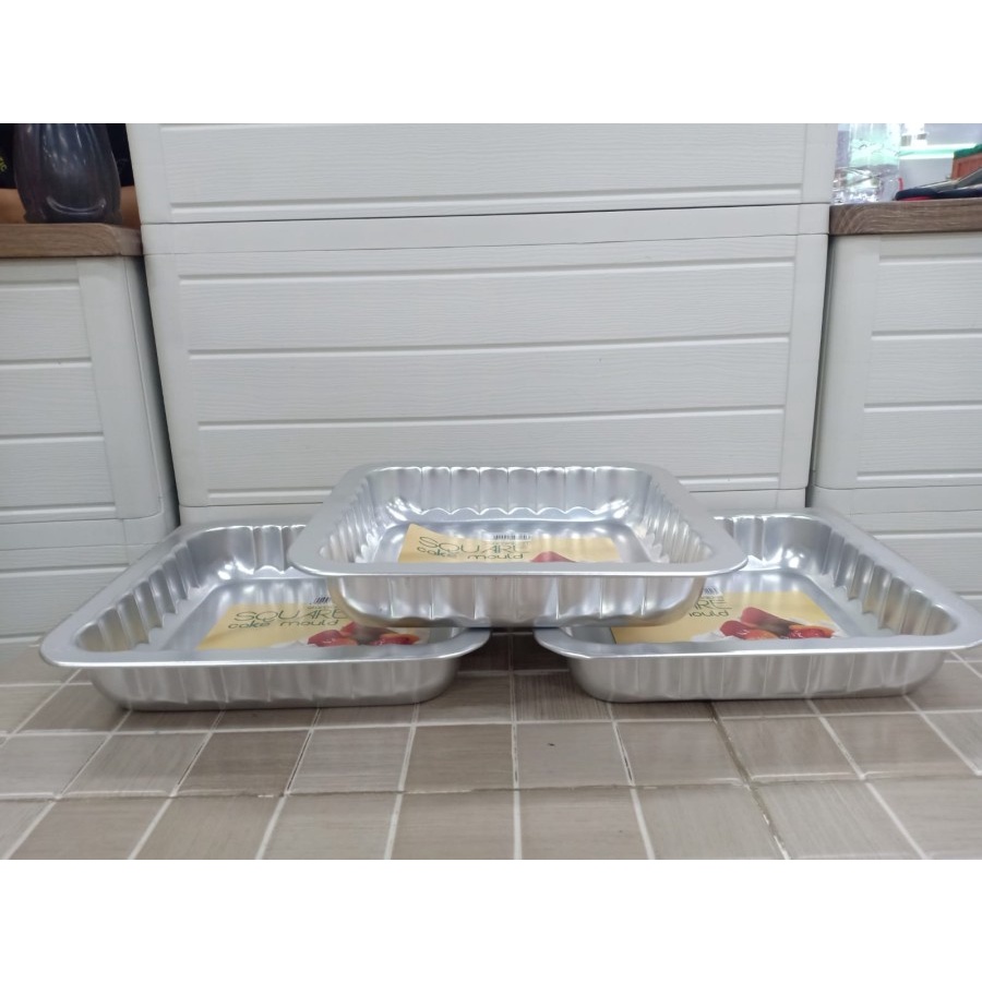 MASPION Cetakan Kue Segi Aluminium Foil 22 x 22 cm
