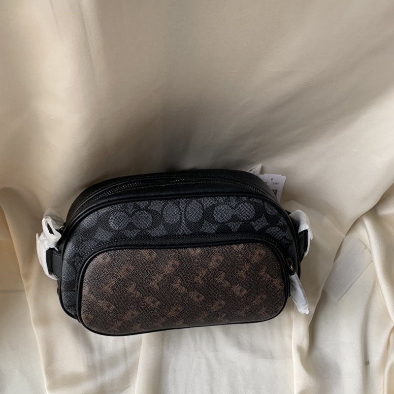 COACH HITCH BELT BAG IN SIGNATURE CANVAS WITH HORSE AND CARRIAGE PRINT (C1063)