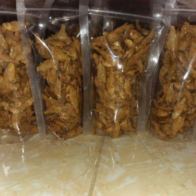 

Ikan wader goreng/Wader crispy