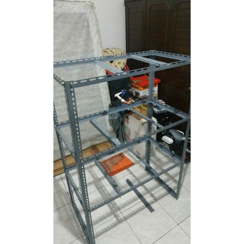 besi siku lubang 3,5x3,5x1mm