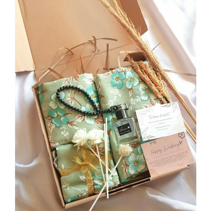 [FREE TASBIH &  BUKU DZIKIR ] HAMPERS ULANG TAHUN HAMPERS WANITA HAMPERS MUKENA DEWASA RAYON MUKENA 