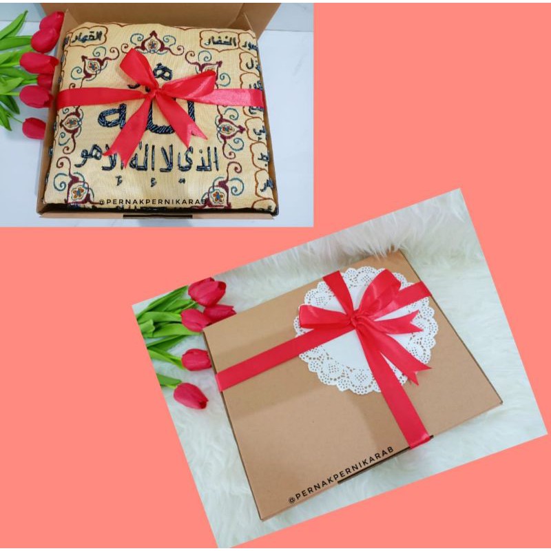 

kardus/box tambahan kado/hadiah untuk kaligrafi kiswah besar/sajadah
