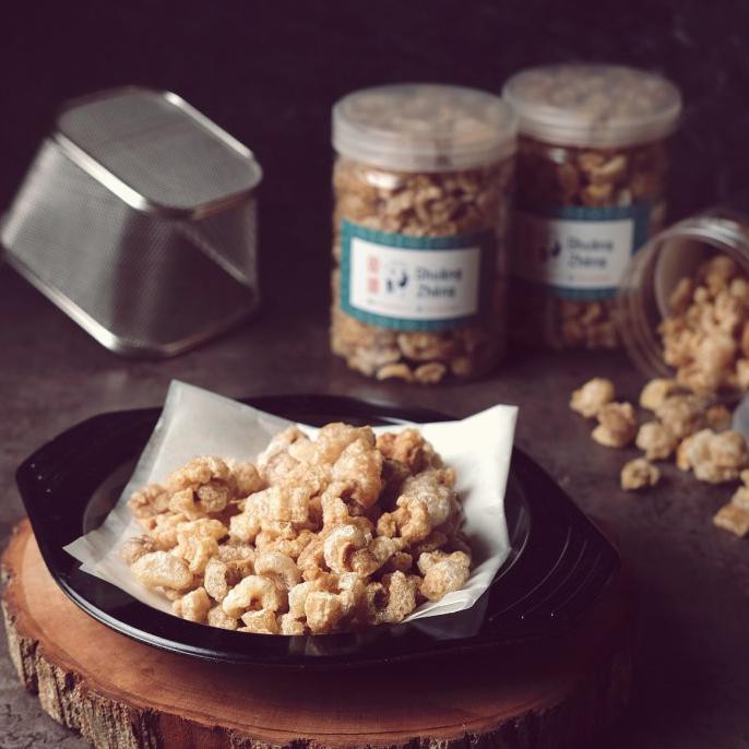 

Kerupuk babi/ pork crackling