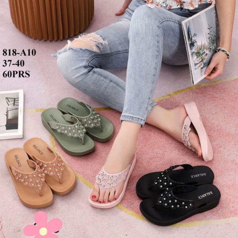 SANDAL BALANCE JEPIT MUTIARA TEBAL DAN MERAK "Uz31au22a"