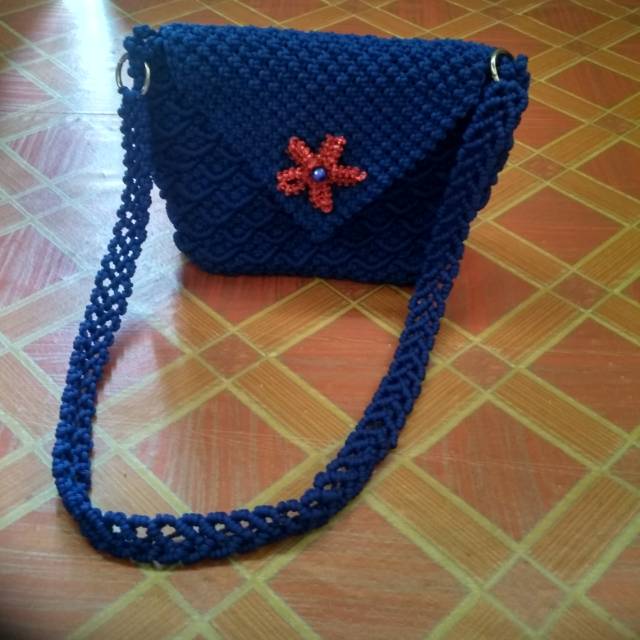 Tas dari tali kur motif sisik ikan