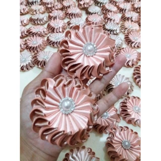 Souvenir bros jilbab / bros bunga murah