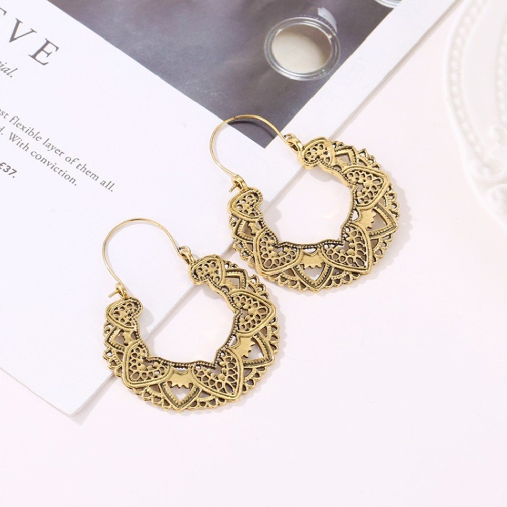 Anting Hoop Bentuk Hati Geometris Model Hollow out Gaya Vintage Untuk Wanita