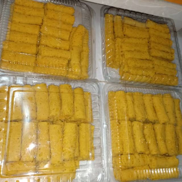 

Roti jala, chicken curry,