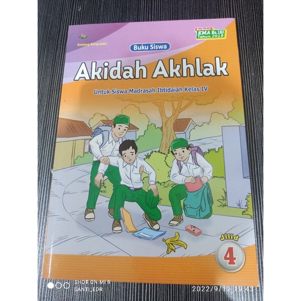 Buku Akidah Akhlak untuk Kelas 4 MI