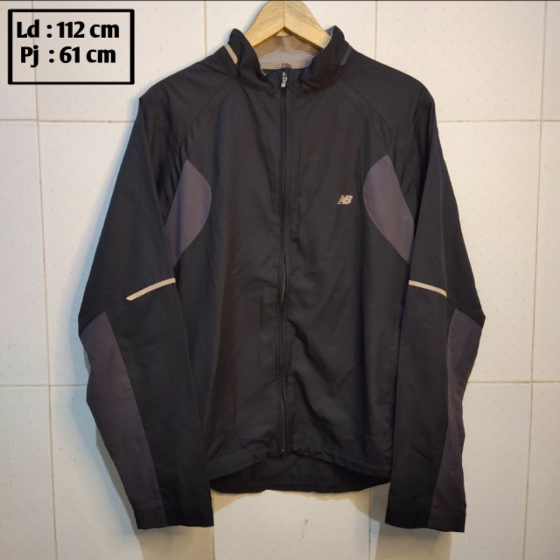 NEW BALANCE preloved branded jaket pria wanita cewek cowok thrift pl bekas second jacket parasut out