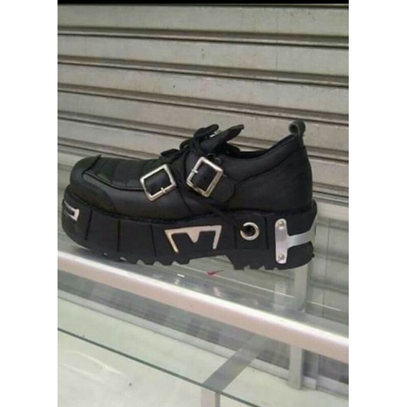 PROMO TERMURAH sepatu boots rock 2 gesper pendek  / sepatu pria new rock