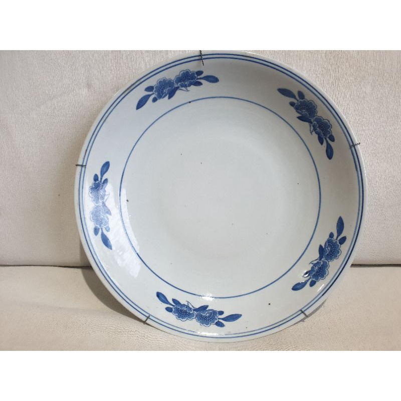 Piring Hias Keramik China Biru Putih motif bunga ada markingan cap
