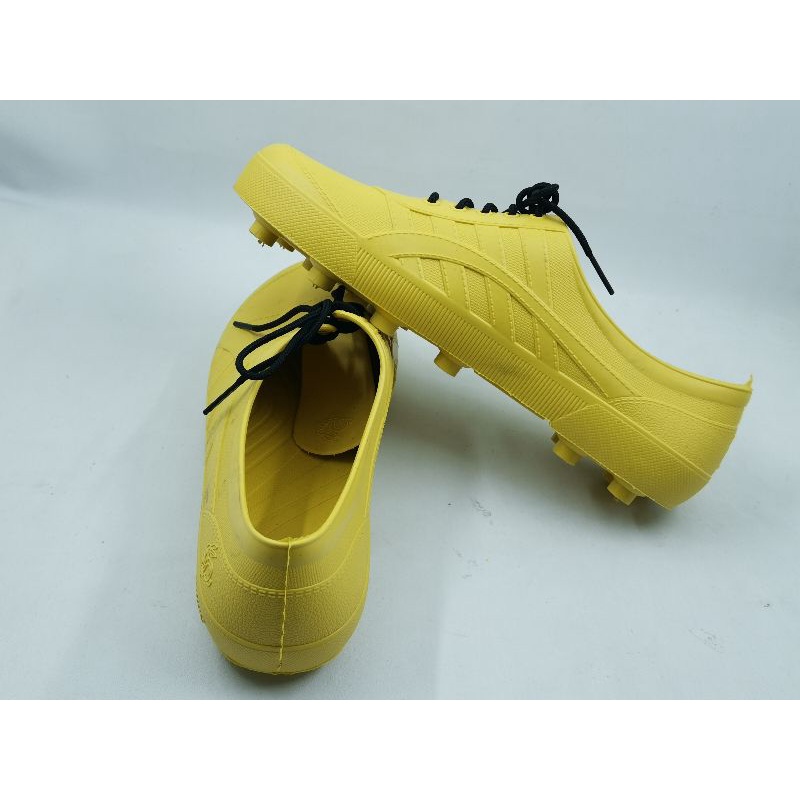 Sepatu PUL Bola / Sepatu berkebun
