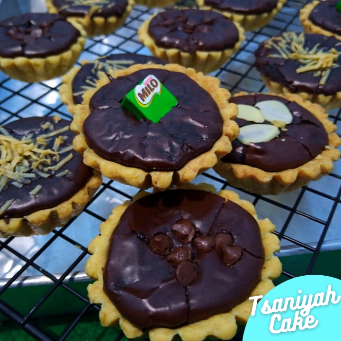 

Tsaniyah Cake Pie Brownies cokelat kue Brownies Pie fudgy Brownies dengan toping Brownies Shiy Crust