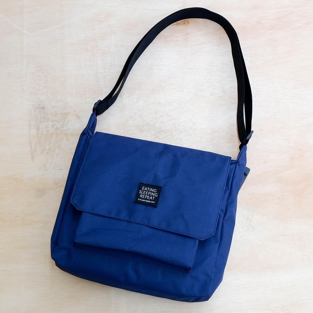 Tas Selempang Warna Navy