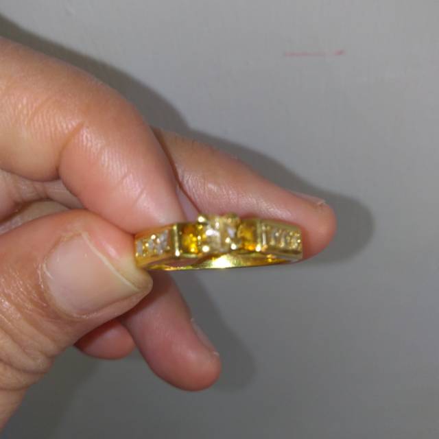 Cincin wanita dengan berlian belahan banjar asli Kalimantan